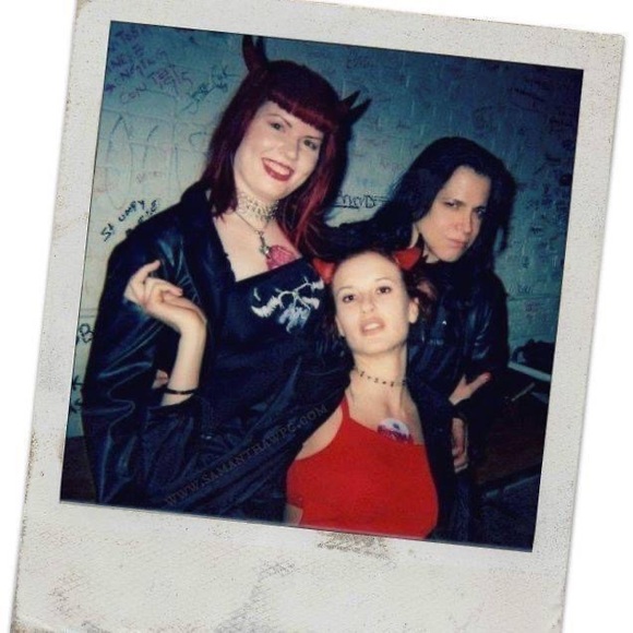 Like this post to be notified when I go LIVE! Meet your Posher VisualEyeCandy! - Picture 11 of 13